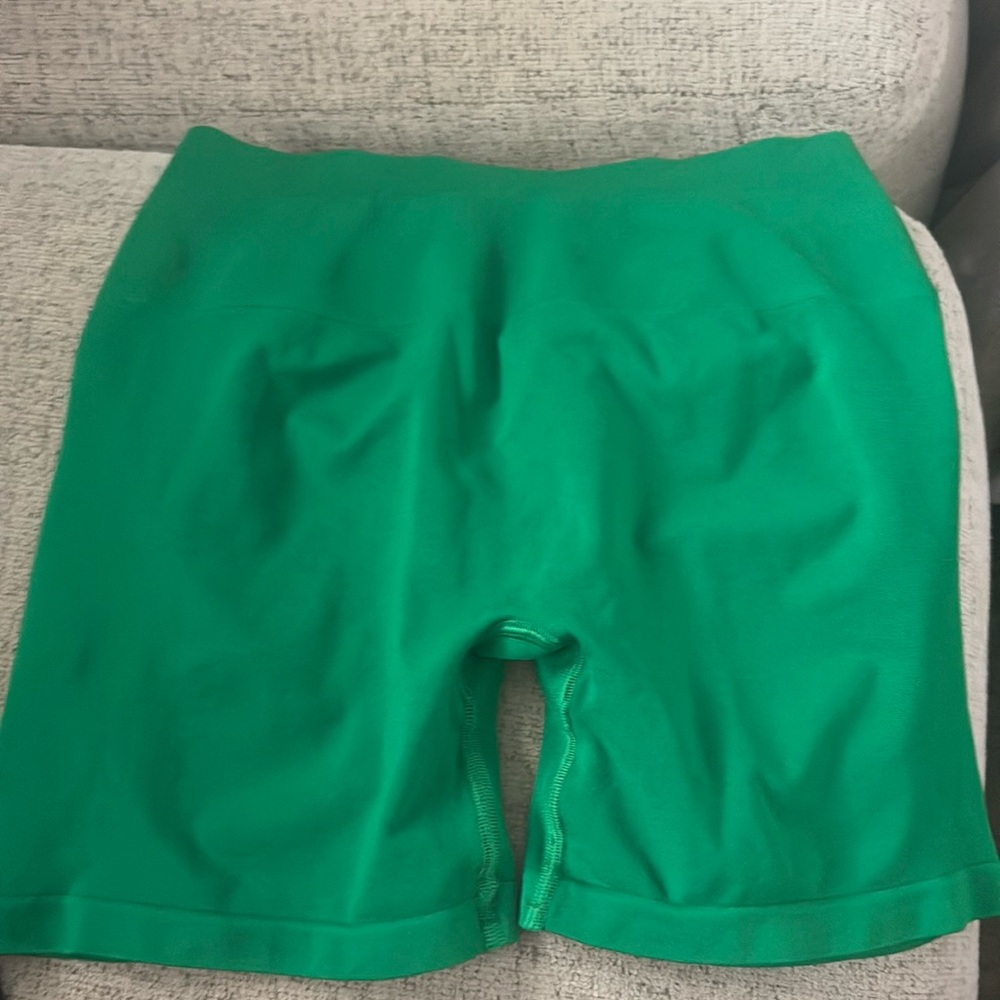 Alphalete Amplified 4.5” Shorts